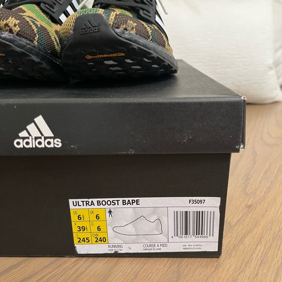A Bathing Ape x UltraBoost 4.0 'Green Camo' - Picture 7 of 8